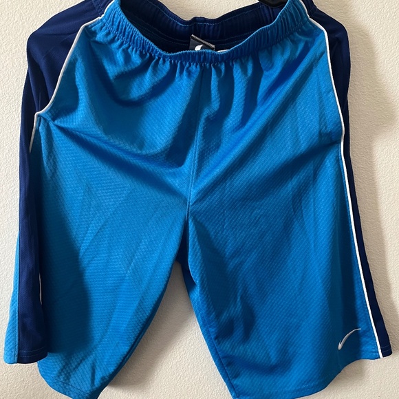 Nike Dri-Fit shorts - Picture 1 of 2